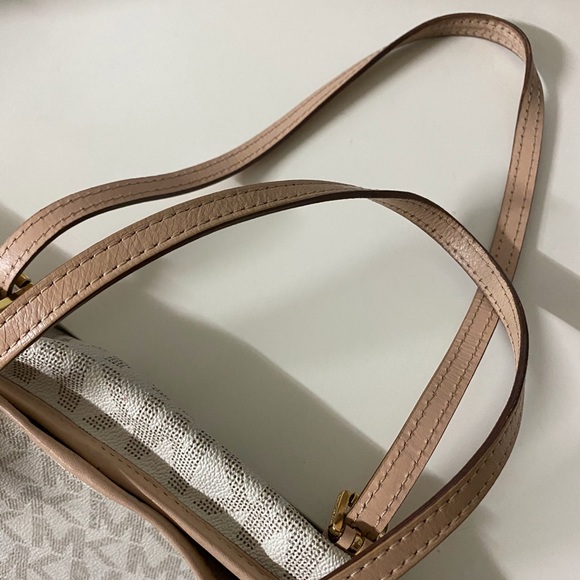 Michael Kors Signature Tote - Picture 8 of 8